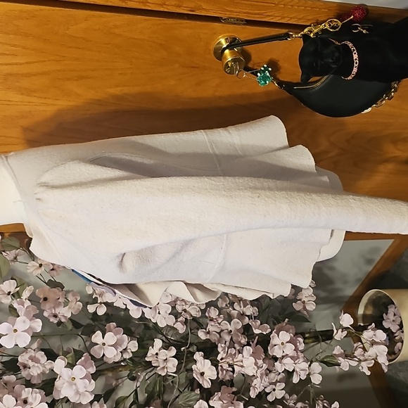 Anthropologie Sleeping On Snow Peplum Flower Cardigan - Picture 5 of 10